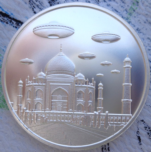 Oncia ufo over the taj - oncia,