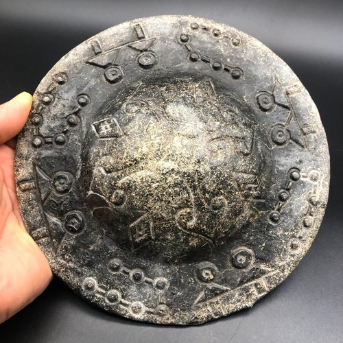 Vecchia statua astronave ufo - statua,